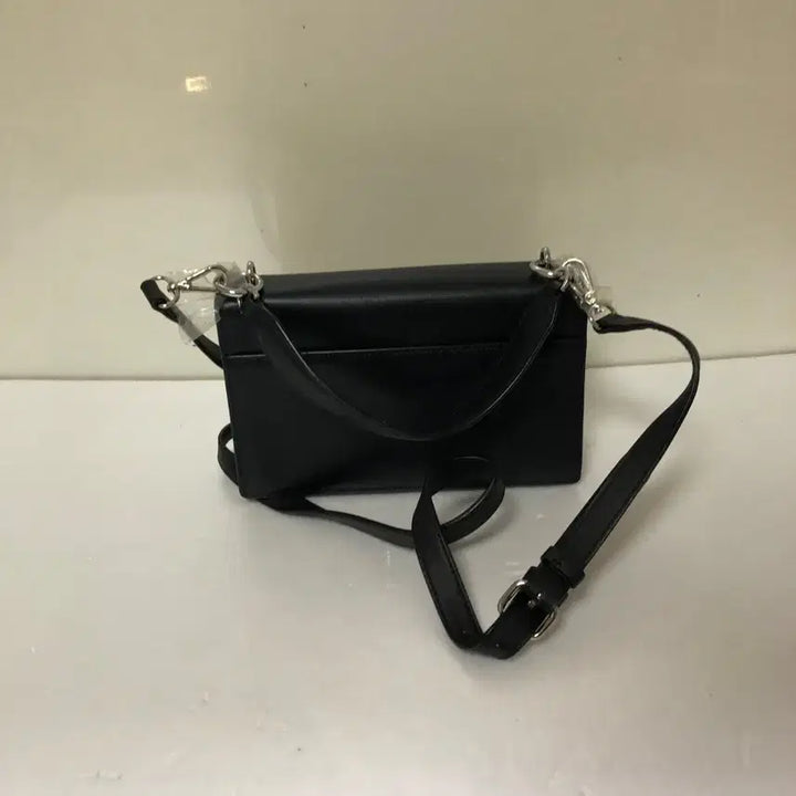 [BUNJANG] Oryany Crossbody Bag / 오야니 크로스백@9902
