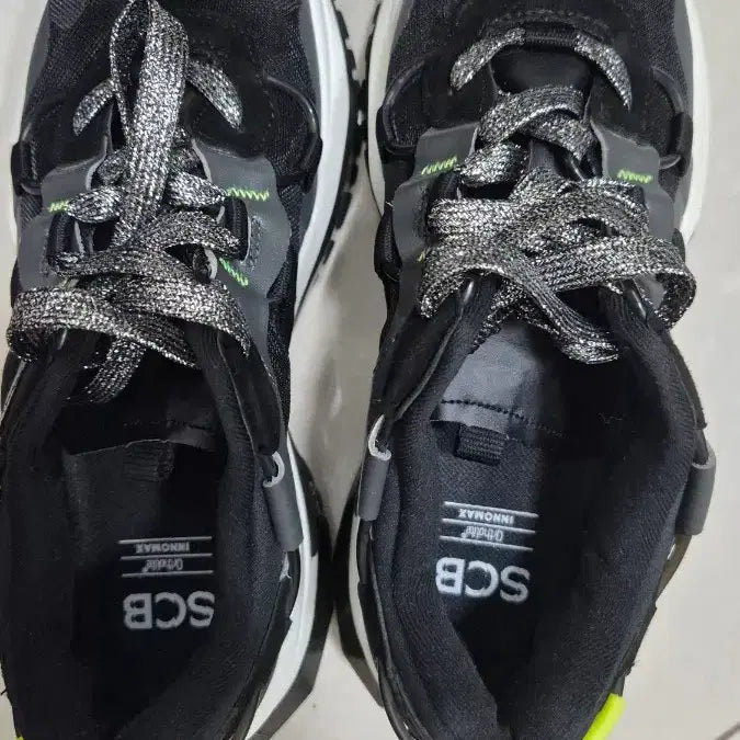 [SOLD OUT] 슈콤마보니 SCB 블랙 스니커즈 운동화245