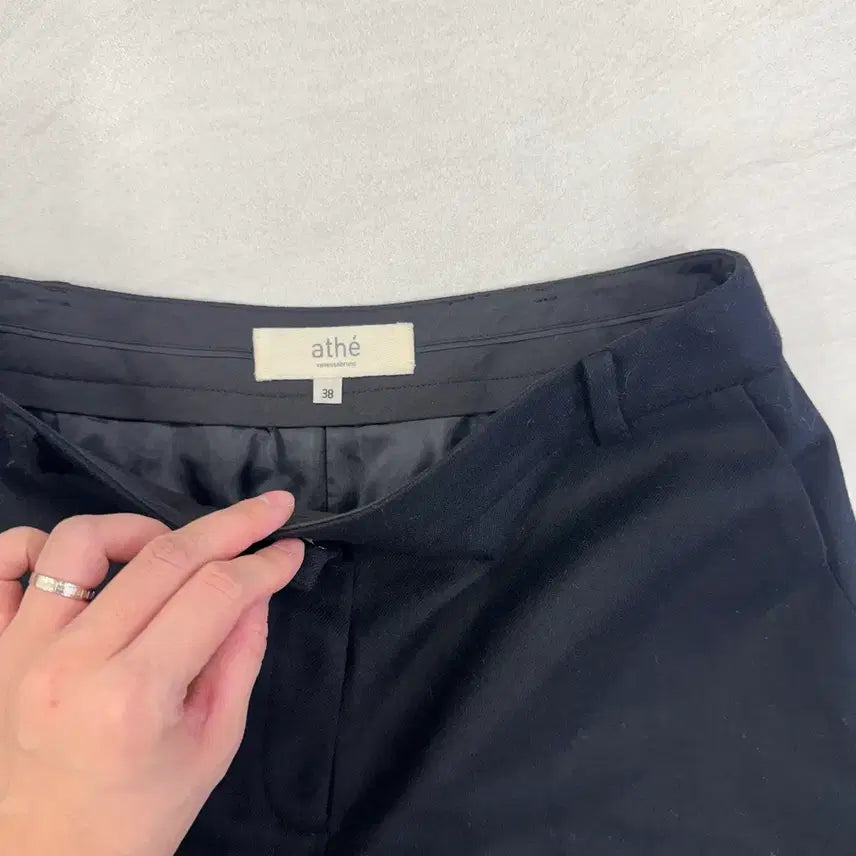 [BUNJANG] Athe Black Wool Blend Shorts / 아떼 블랙 울반바지