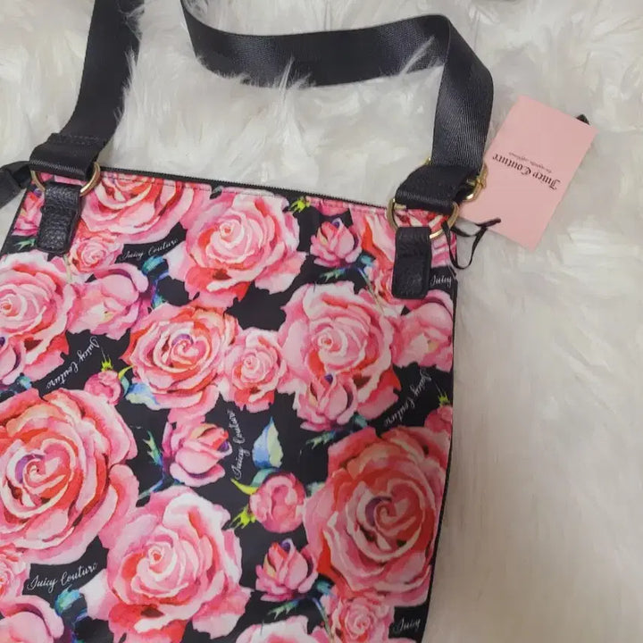 [BUNJANG] Juicy Couture Flower Crossbody Bag / 쥬시 꾸뛰르 플라워 크로스백