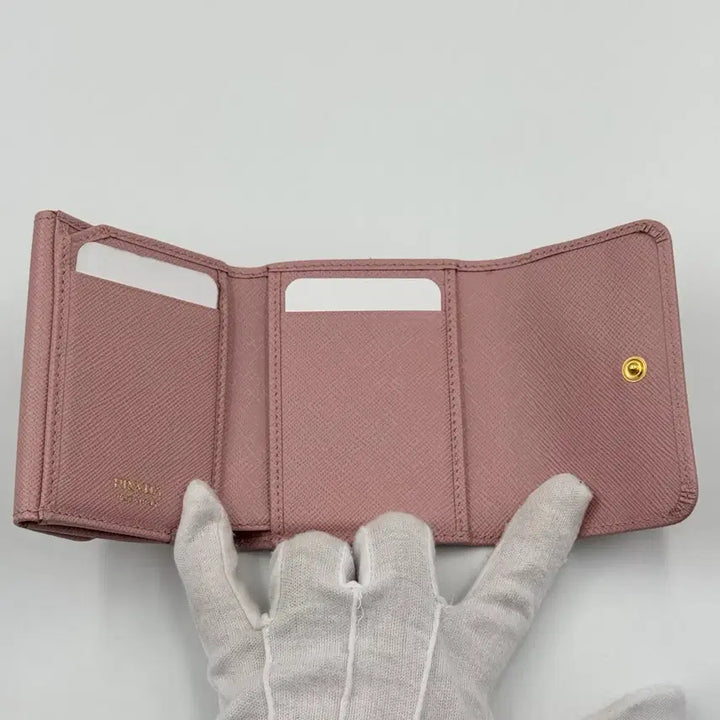 [BUNJANG] Prada Saffiano Triangle Pink Wallet / 프라다 사피아노 트라이앵글 핑크 반지갑 1MH043