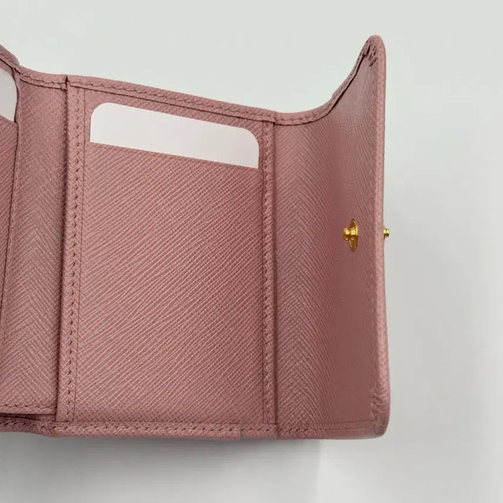 [BUNJANG] Prada Saffiano Triangle Pink Wallet / 프라다 사피아노 트라이앵글 핑크 반지갑 1MH043
