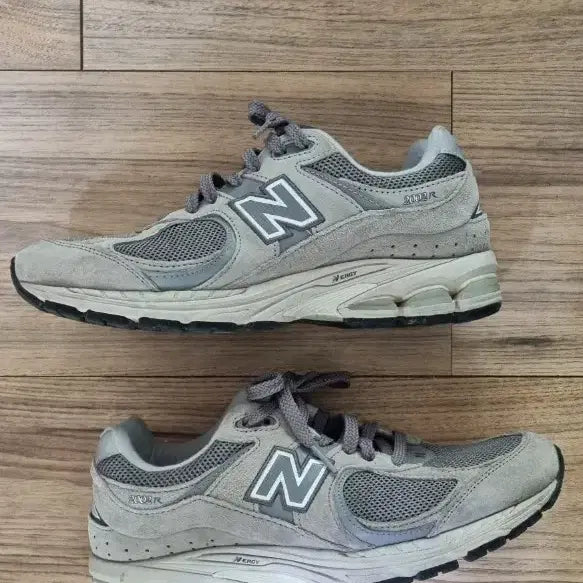 [BUNJANG] New Balance 2002RC Gray Sneakers / 뉴발란스 2002rc그레이255