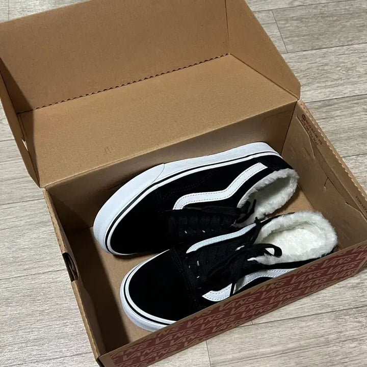 [BUNJANG] Vans Old Skool Mule Winter Fur Sneakers / 반스 올드스쿨 뮬 겨울털운동화 225 새상품