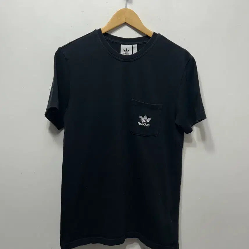 [BUNJANG] Adidas Black Pocket T-Shirt (Size M) / 아디다스 블랙 포켓 반팔 티셔츠 M