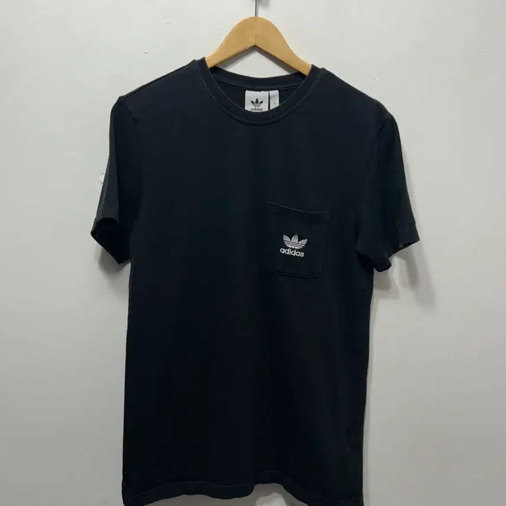 [BUNJANG] Adidas Black Pocket T-Shirt (Size M) / 아디다스 블랙 포켓 반팔 티셔츠 M