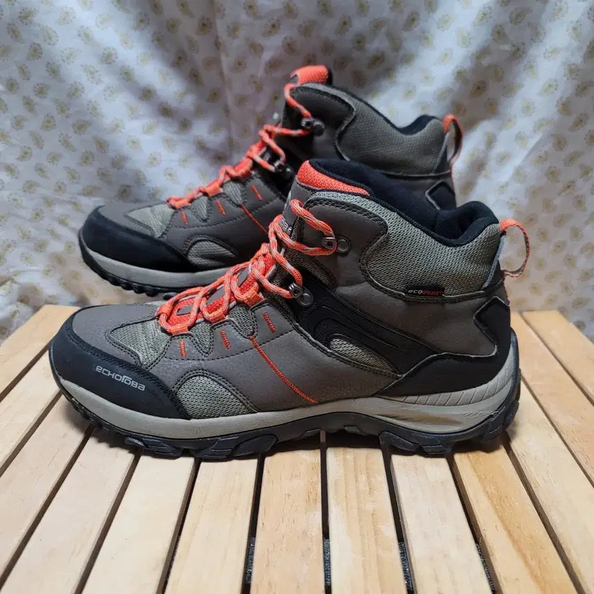 [BUNJANG] Echoleva Pucerin Hiking Boots / 에코로바 등산화 285 (실착280)