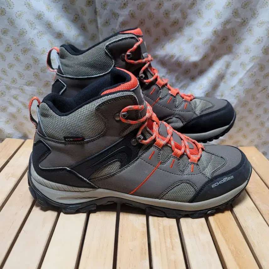 [BUNJANG] Echoleva Pucerin Hiking Boots / 에코로바 등산화 285 (실착280)