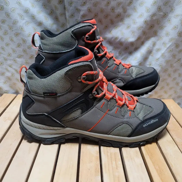 [BUNJANG] Echoleva Pucerin Hiking Boots / 에코로바 등산화 285 (실착280)