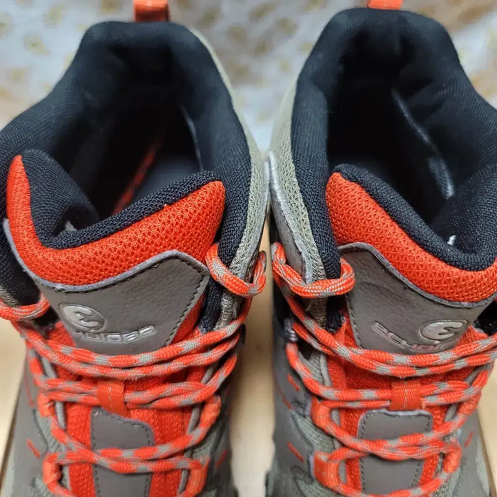 [BUNJANG] Echoleva Pucerin Hiking Boots / 에코로바 등산화 285 (실착280)