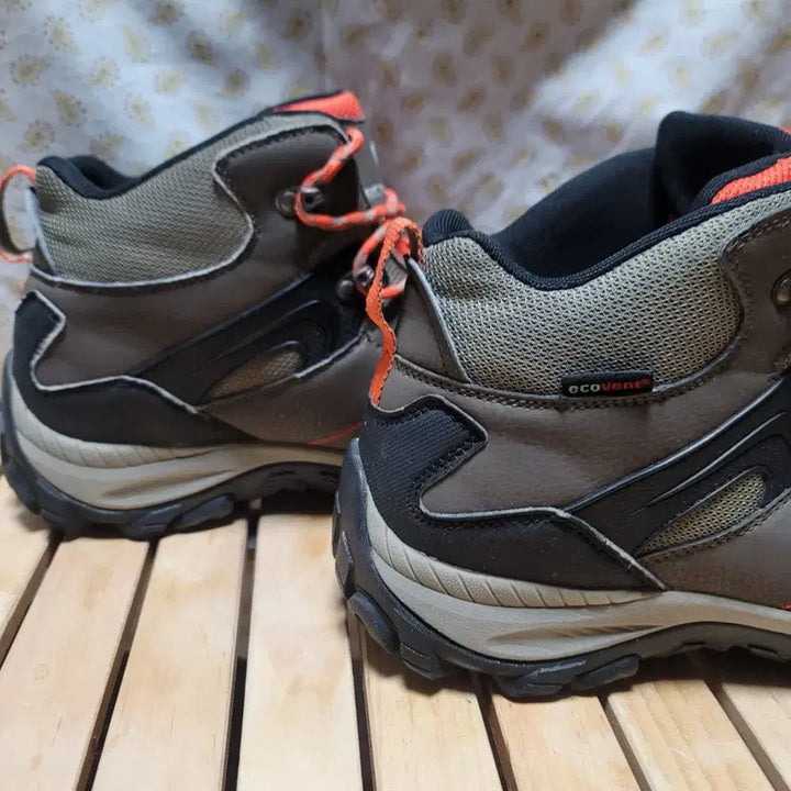 [BUNJANG] Echoleva Pucerin Hiking Boots / 에코로바 등산화 285 (실착280)
