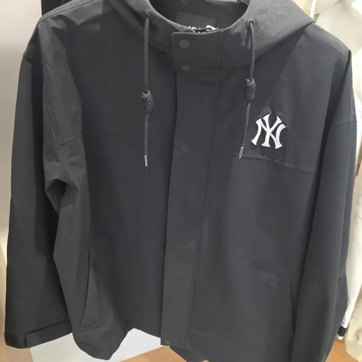 [BUNJANG] MLB Karina Windbreaker Jacket / MLB 카리나가 입은 바람악이 기본 새상품 귀한거 저렴히판매해요