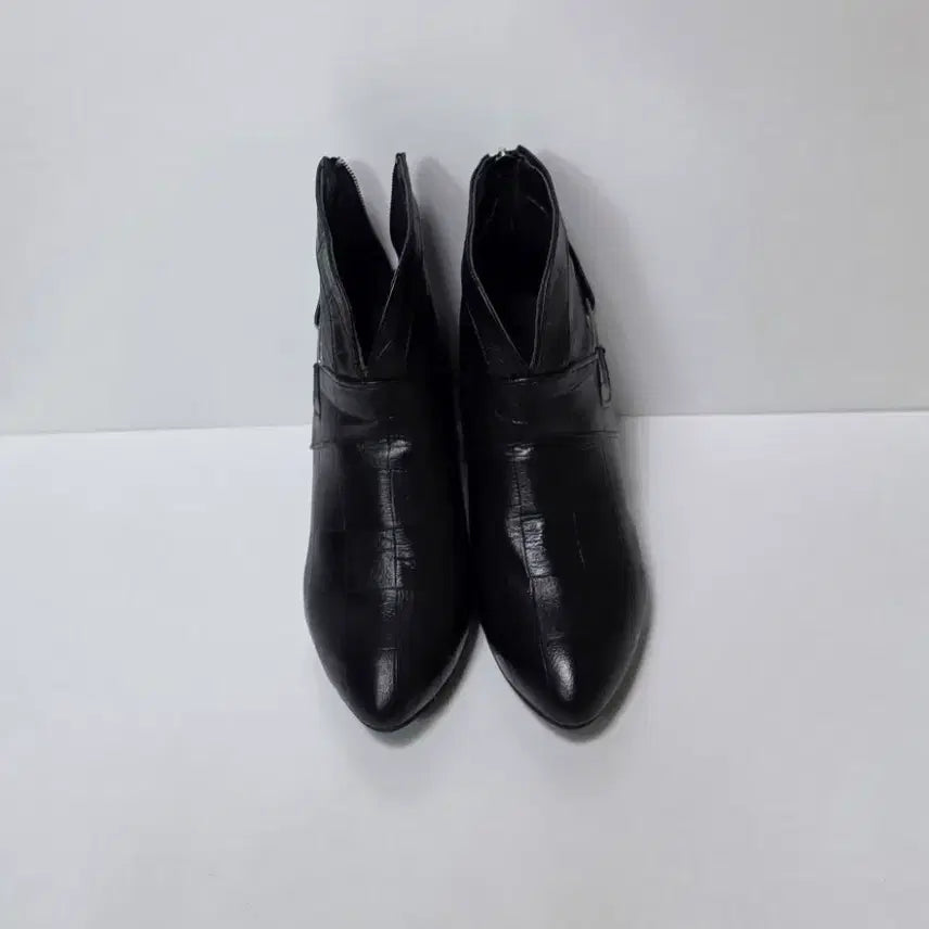 [BUNJANG] Black Ankle Boots 8cm Heels / 블랙 앵클 부츠 힐 한번착용 230 정사이즈