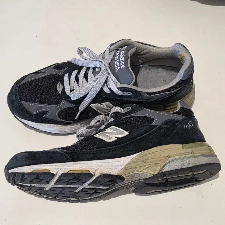 [SOLD OUT] 뉴발란스 993 블랙 스니커즈 270