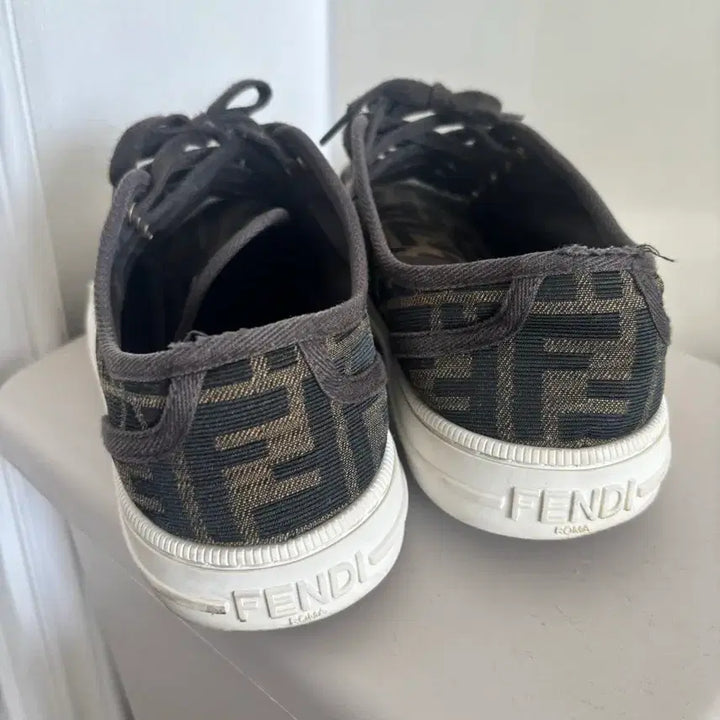 [BUNJANG] Fendi Domino Sneakers 245 / 펜디 도미노 스니커즈 245