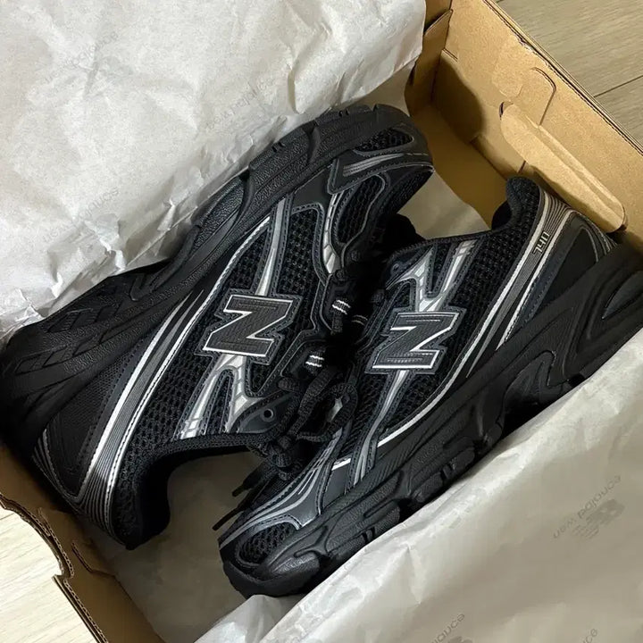 [BUNJANG] New Balance U740BM2 Sneakers / 뉴발란스 U740BM2