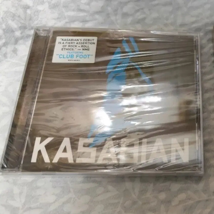 [BUNJANG] Kasabian 1st Album CD / 미개봉,CD) Kasabian (1집,무삭제 반)+2집 Empire 무료