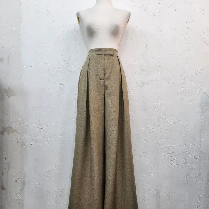 [BUNJANG] Beige Pleated Wide Pants / 베이지 플리츠 와이드 팬츠