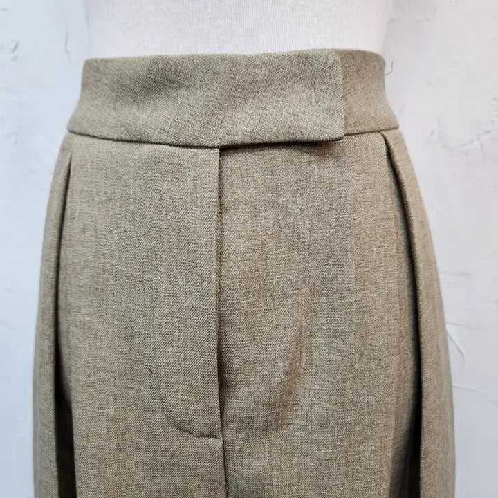 [BUNJANG] Beige Pleated Wide Pants / 베이지 플리츠 와이드 팬츠