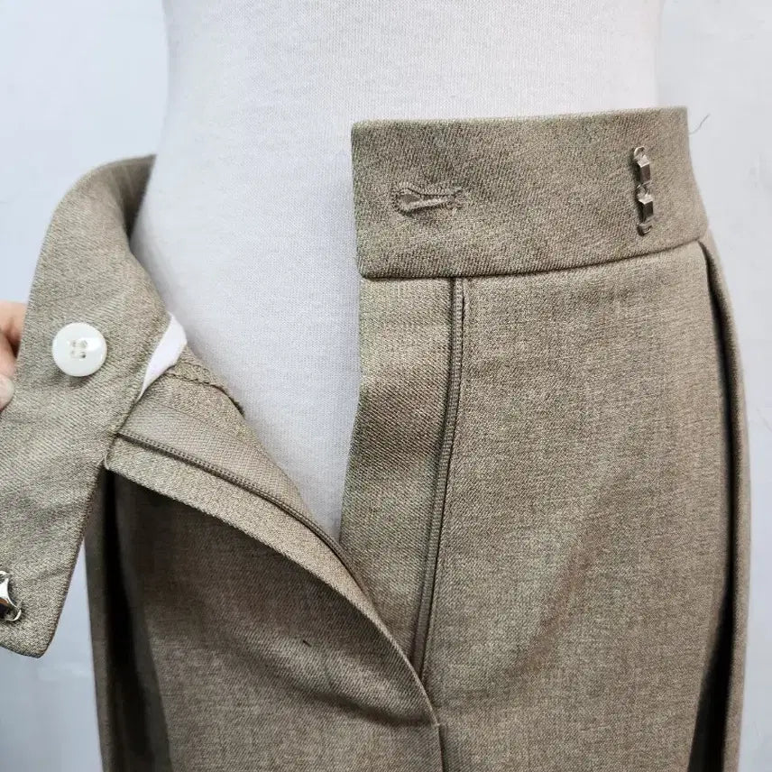 [BUNJANG] Beige Pleated Wide Pants / 베이지 플리츠 와이드 팬츠