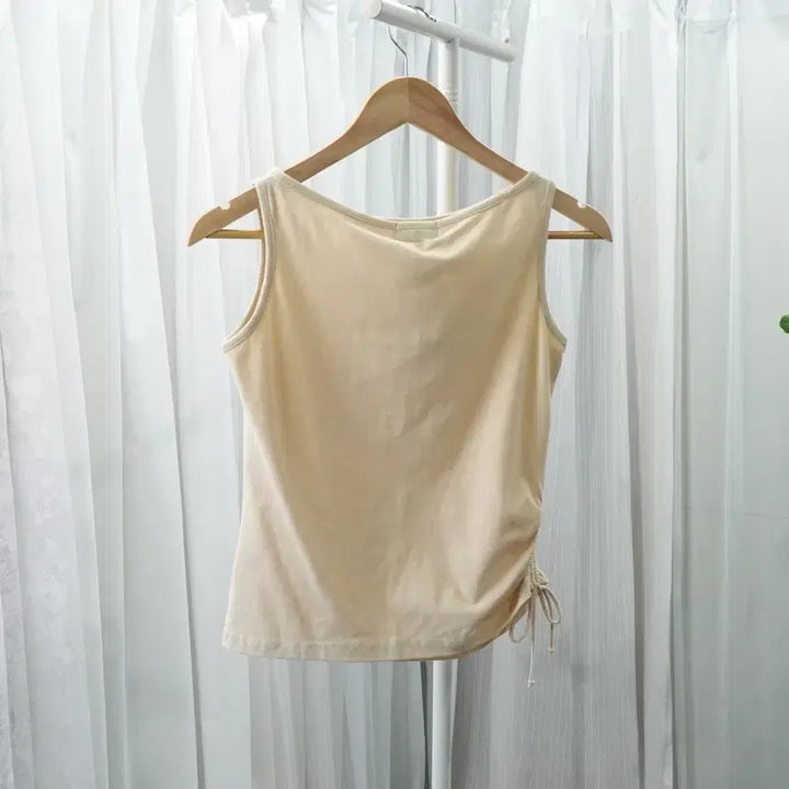 [SOLD OUT] y2k 큐빅 프린팅 사이드 셔링 나시 1887