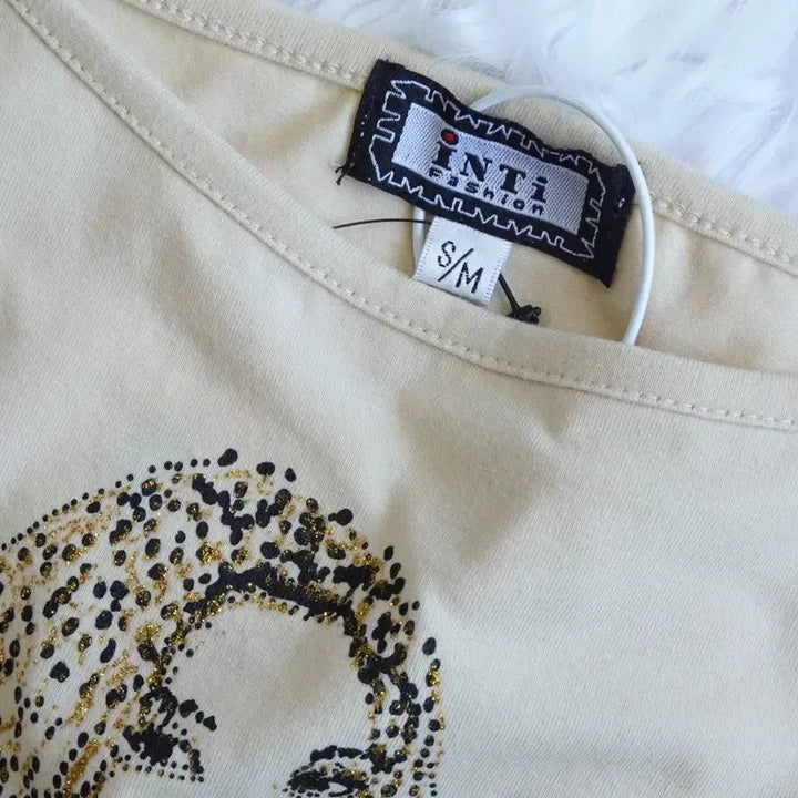 [SOLD OUT] y2k 큐빅 프린팅 사이드 셔링 나시 1887