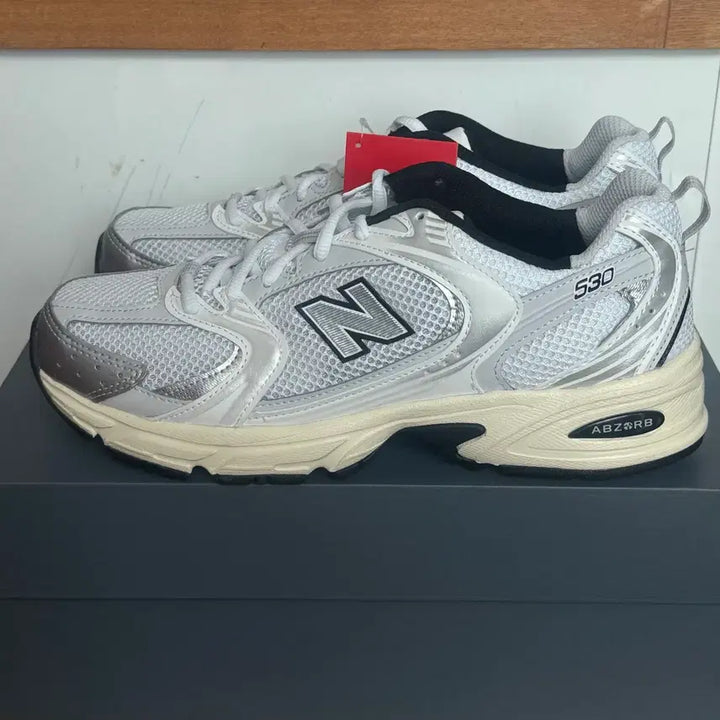 [BUNJANG] New Balance 530 Silver Cream Sneakers / [뉴발란스260,265/새상품/택있음] 530 실버 크림