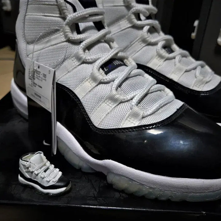 [BUNJANG] Nike Air Jordan 11 Concord Mid 2018 Sneakers / 나이키 에어 조던11 콩코드 미드 2018, 275mm  팝니다.