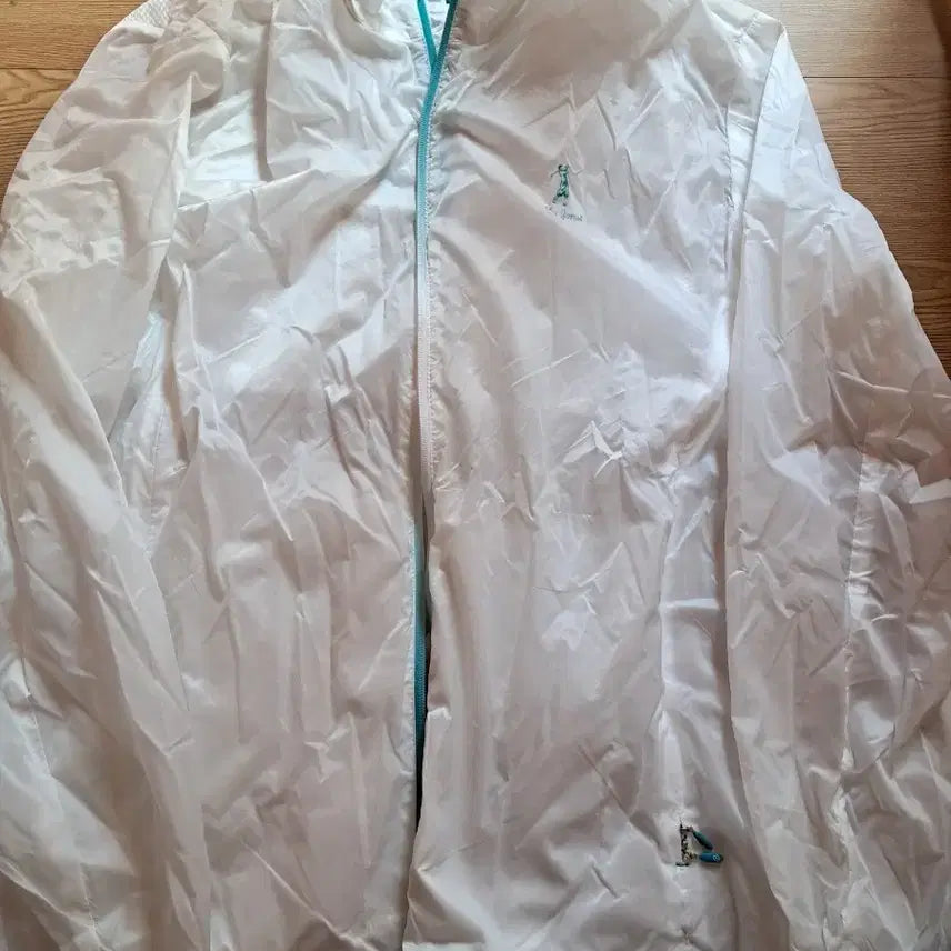 [BUNJANG] White Windbreaker Jacket / 화이트 바람막이 자켓