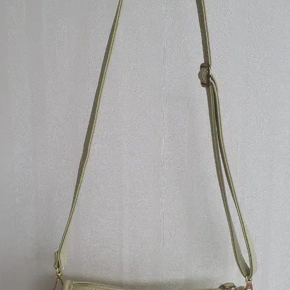 [BUNJANG] Green Crossbody/Shoulder Bag / 연두색 크로스백/숄더백 가방 판매합니다