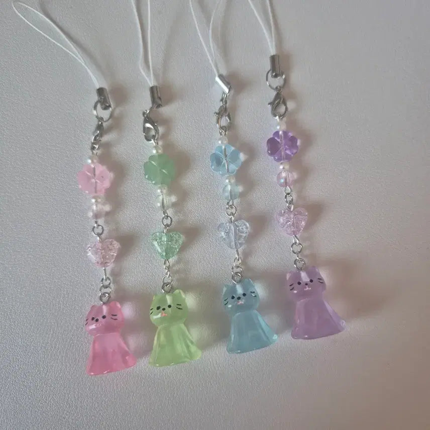 [BUNJANG] Handmade Cat Teru Teru Bozu Beaded Keychain / [수제 비즈키링] 사랑과 행운의 날씨인형 고양이 테루테루보즈