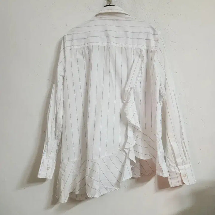 [BUNJANG] Ch+ Stripe Asymmetrical Blouse / Ch+ 스트라이프 언발란스 셔츠 블라우스