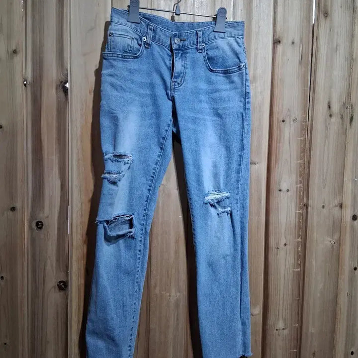 [BUNJANG] Damage Wash Jeans (S) / 데미지 워싱 청바지(S)