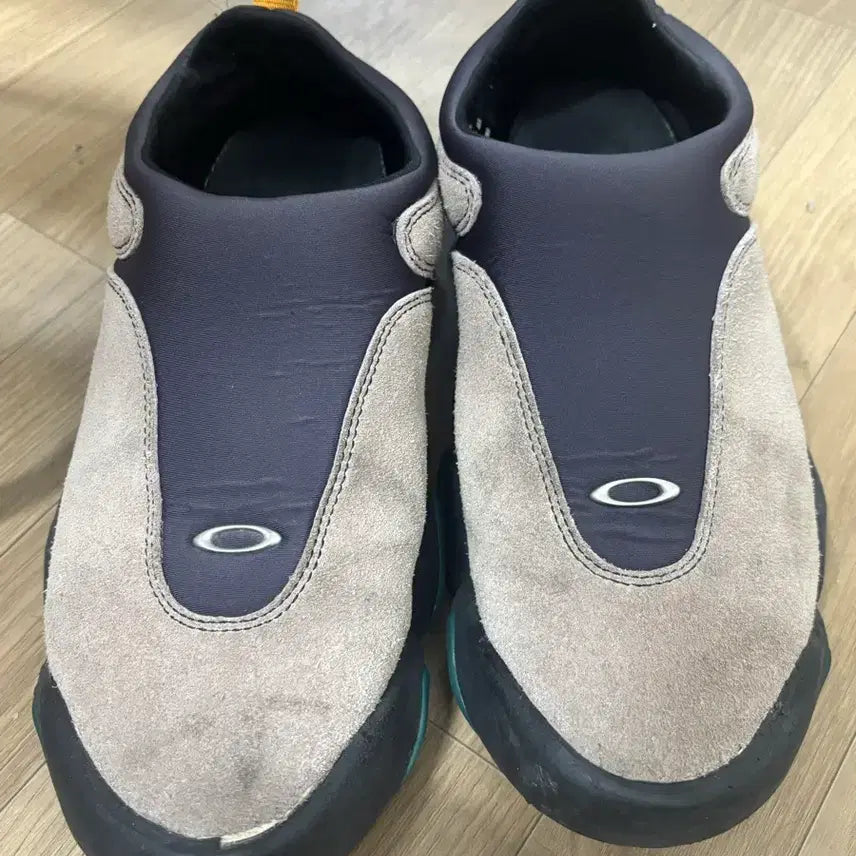 [BUNJANG] Oakley Factory Team x Brain Dead Suede Flash Sneakers / 오클리 팩토리 팀 x 브레인 데드 스웨이드 플래시  285