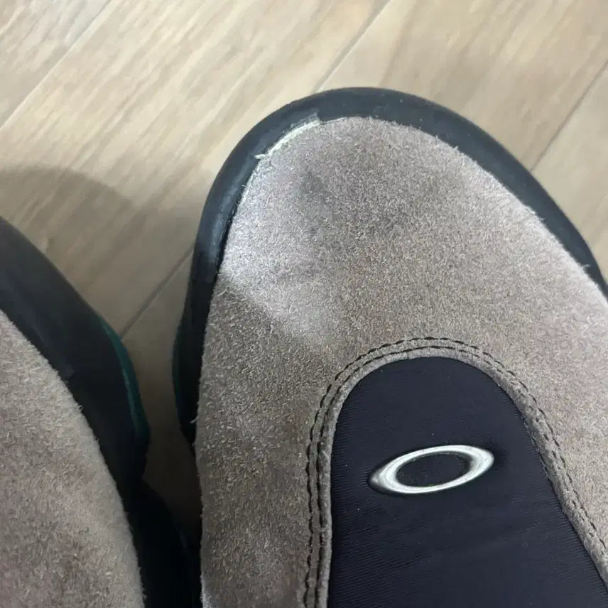 [BUNJANG] Oakley Factory Team x Brain Dead Suede Flash Sneakers / 오클리 팩토리 팀 x 브레인 데드 스웨이드 플래시  285