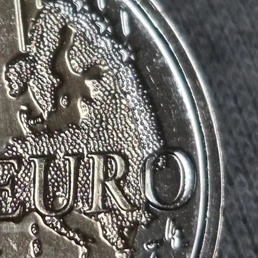 [BUNJANG] Slovenia Mickey Mouse 2 Euro Coin Ruby Proof / 슬로베니아 2유로 동전 미키마우스 1925-2025. 루비빛 프루프