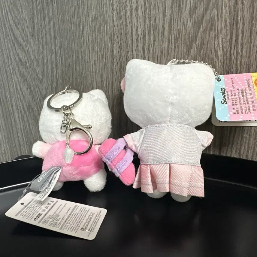 [BUNJANG] Sanrio Hello Kitty Keyring Set / (2개일괄) 산리오 헬로키티 키링 세트 핑크 원피스 교복 인형