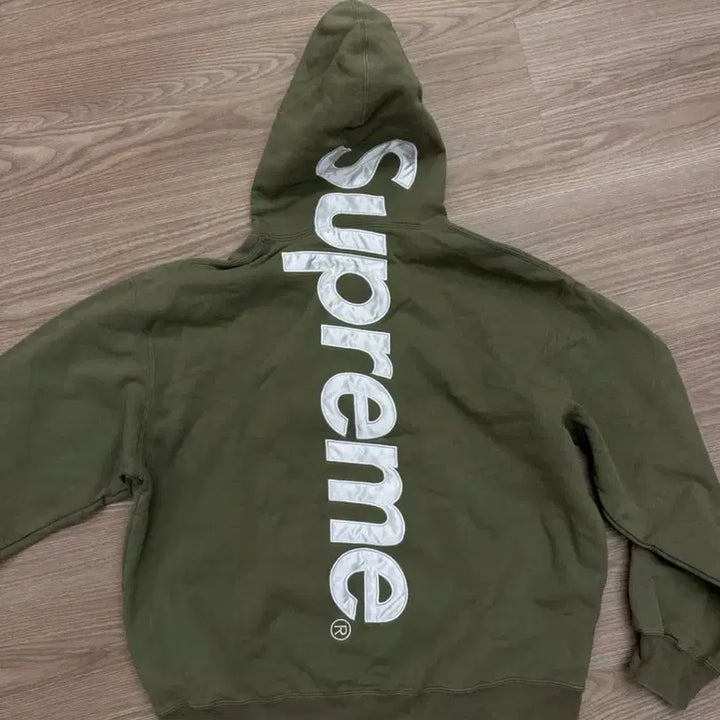 [BUNJANG] Supreme Satin Applique Hoodie / 슈프림 사틴 아플리케 후드