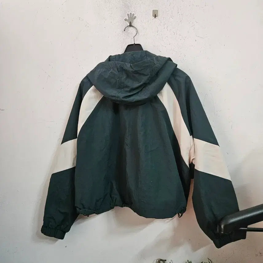 [BUNJANG] Spao Hooded Windbreaker Jacket - Black/White / 스파오 후드 바람막이 자켓 블랙/화이트