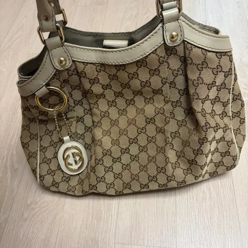 [BUNJANG] Gucci GG Logo Tote Bag / 구찌 GG로고 토트백.