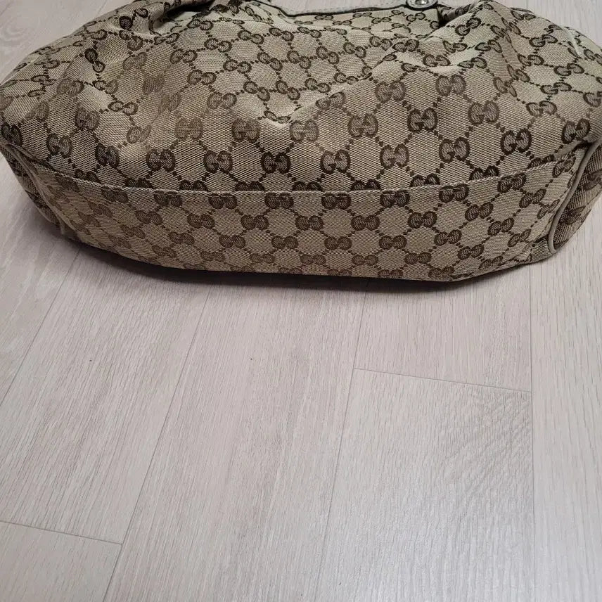 [BUNJANG] Gucci GG Logo Tote Bag / 구찌 GG로고 토트백.