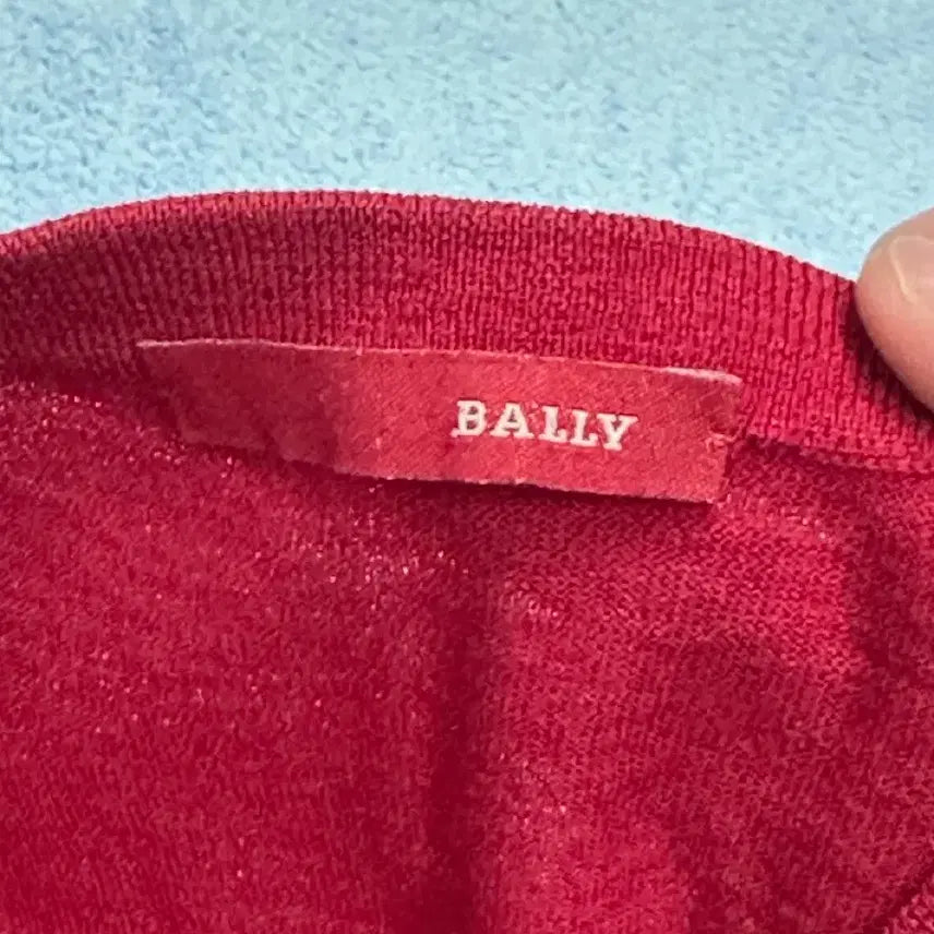 [SOLD OUT] 발리(BALLY) V넥 니트