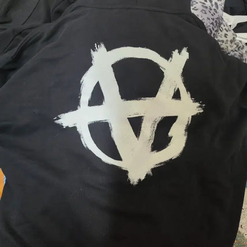 [BUNJANG] VETEMENTS Anarchy Hoodie L / 베트멍 아나키 후드 L