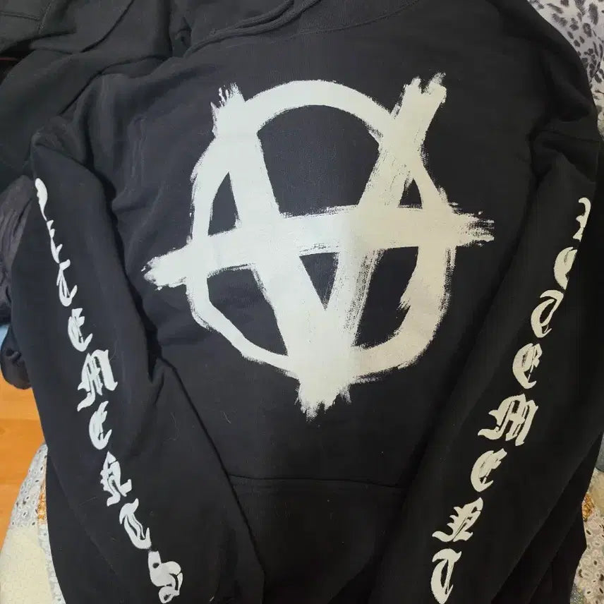 [BUNJANG] VETEMENTS Anarchy Hoodie L / 베트멍 아나키 후드 L