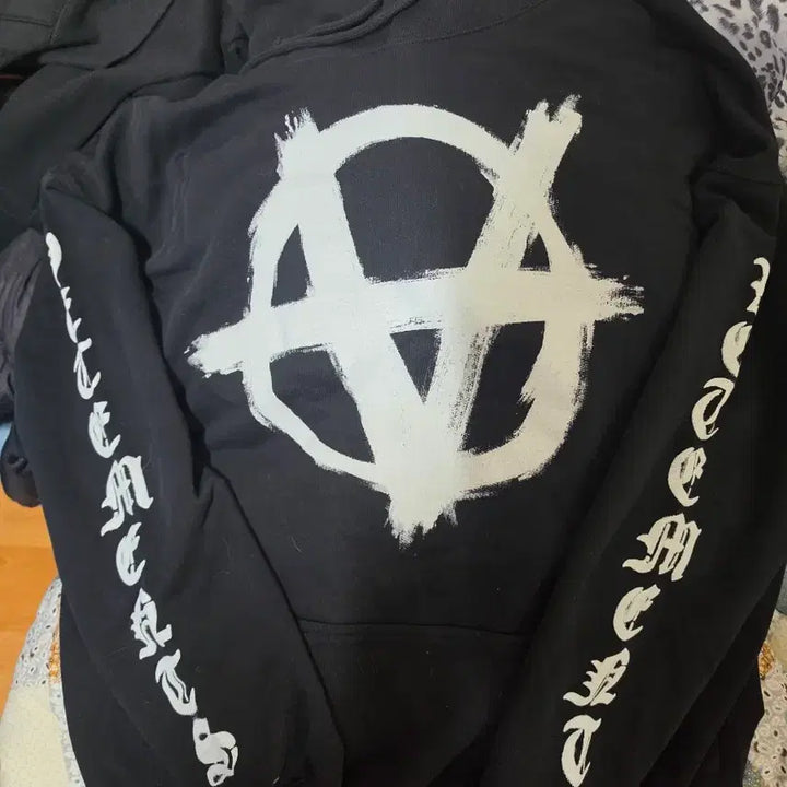 [BUNJANG] VETEMENTS Anarchy Hoodie L / 베트멍 아나키 후드 L