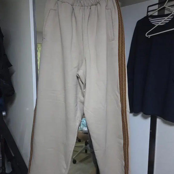 [BUNJANG] NOUN Track Sweat Pants (Beige / Size 2) / 노운 - 트랙 스웻 팬츠 (베이지 / 2)