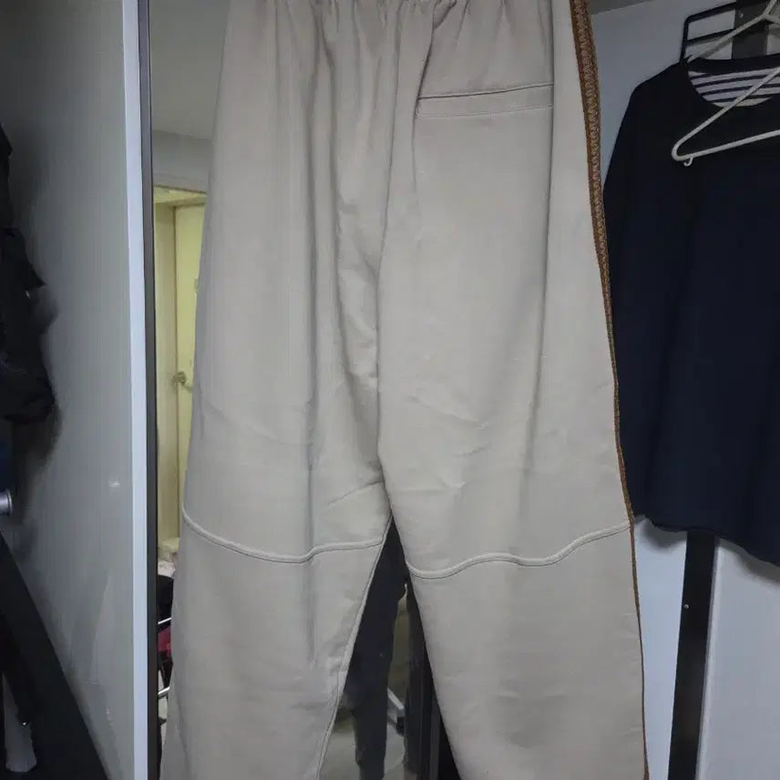 [BUNJANG] NOUN Track Sweat Pants (Beige / Size 2) / 노운 - 트랙 스웻 팬츠 (베이지 / 2)
