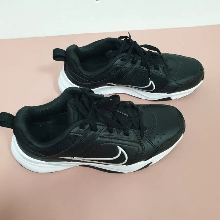 [SOLD OUT] 나이키 검정색 디파이 올 데이 265사이즈