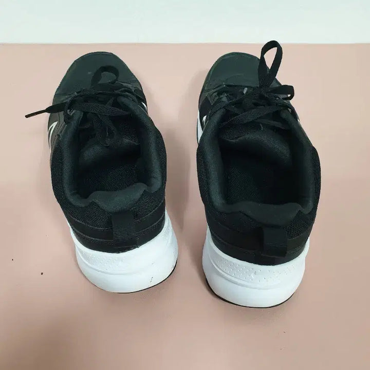 [SOLD OUT] 나이키 검정색 디파이 올 데이 265사이즈