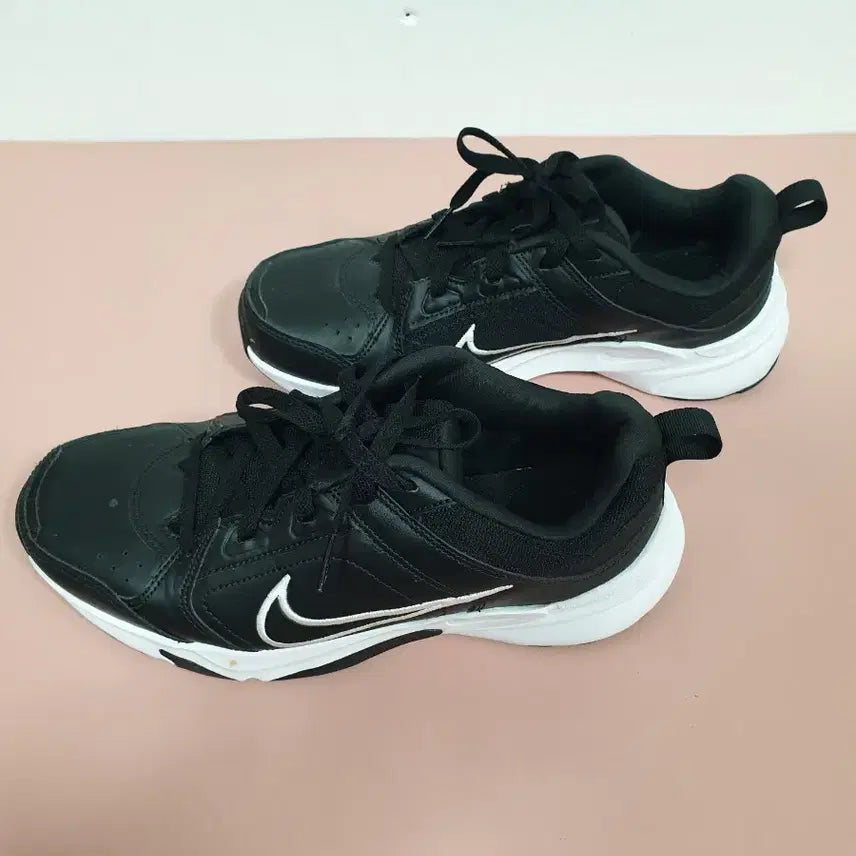 [SOLD OUT] 나이키 검정색 디파이 올 데이 265사이즈